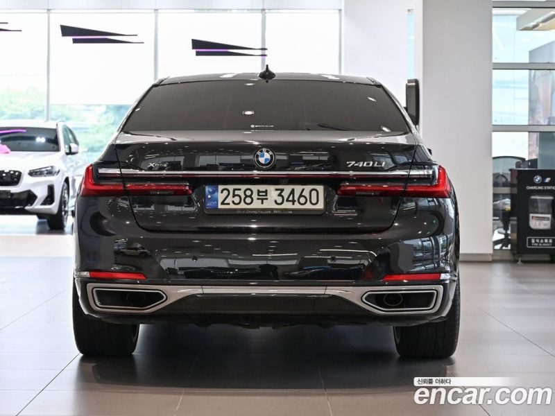 BMW 7-Series 740Li xDrive Design Pure Excellence