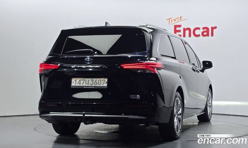 Toyota Sienna 2.5 Hybrid 2WD
