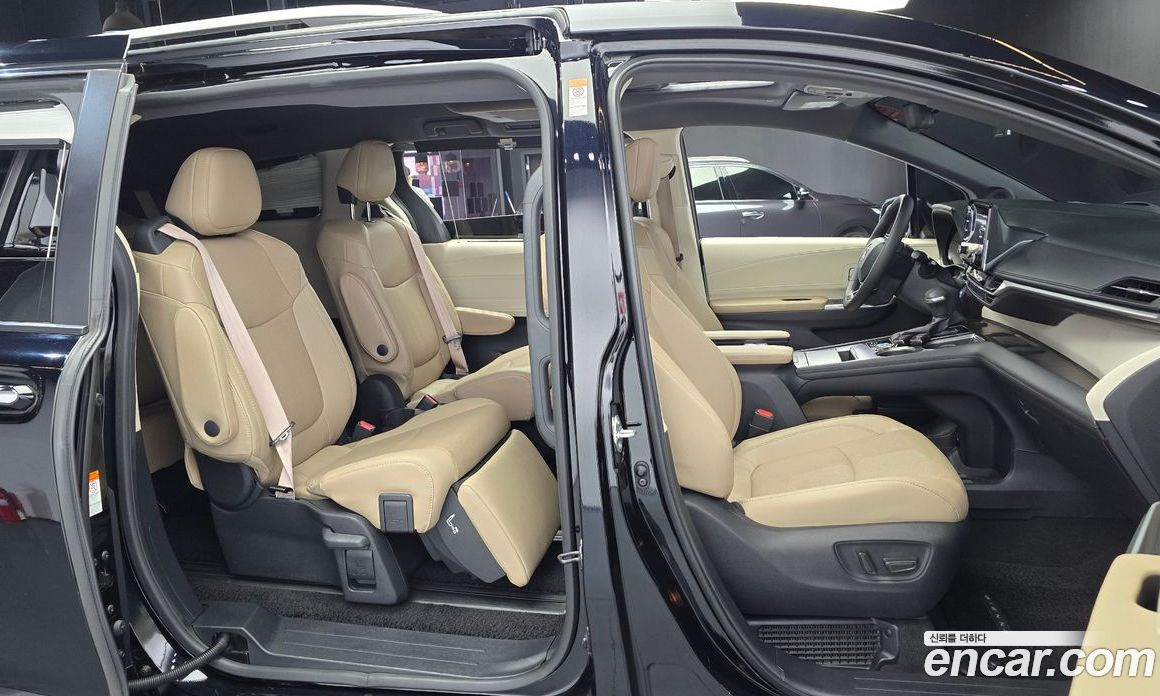 Toyota Sienna 2.5 Hybrid 2WD