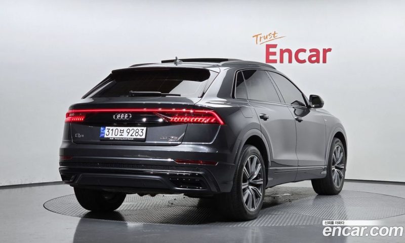 Audi Q8 55 TFSI Quattro Premium