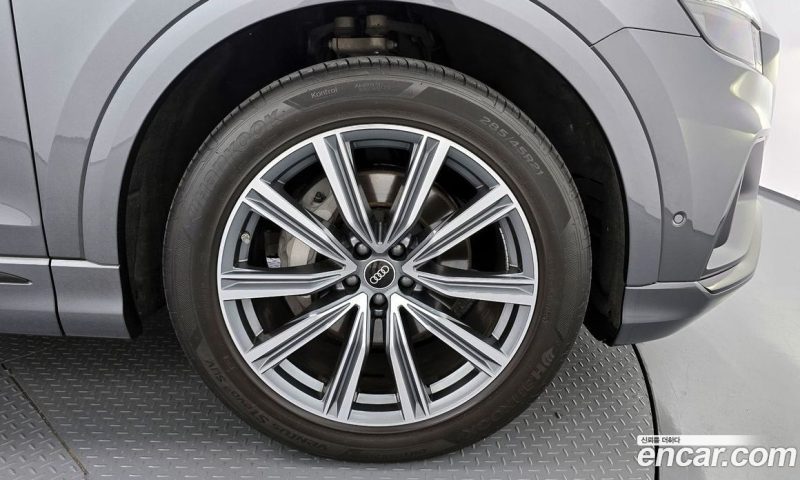 Audi Q8 55 TFSI Quattro Premium
