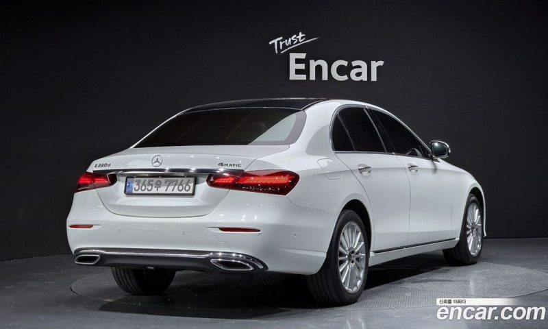 Mercedes Benz E-Class E220d 4MATIC Exclusive
