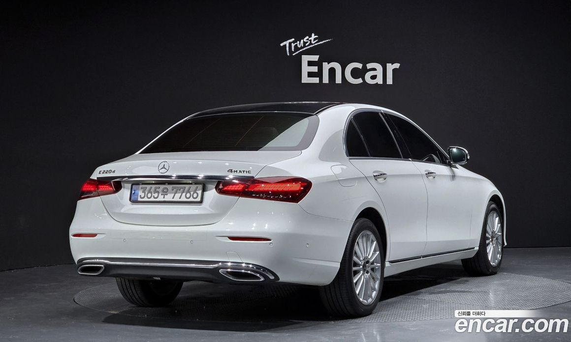 Mercedes Benz E-Class E220d 4MATIC Exclusive
