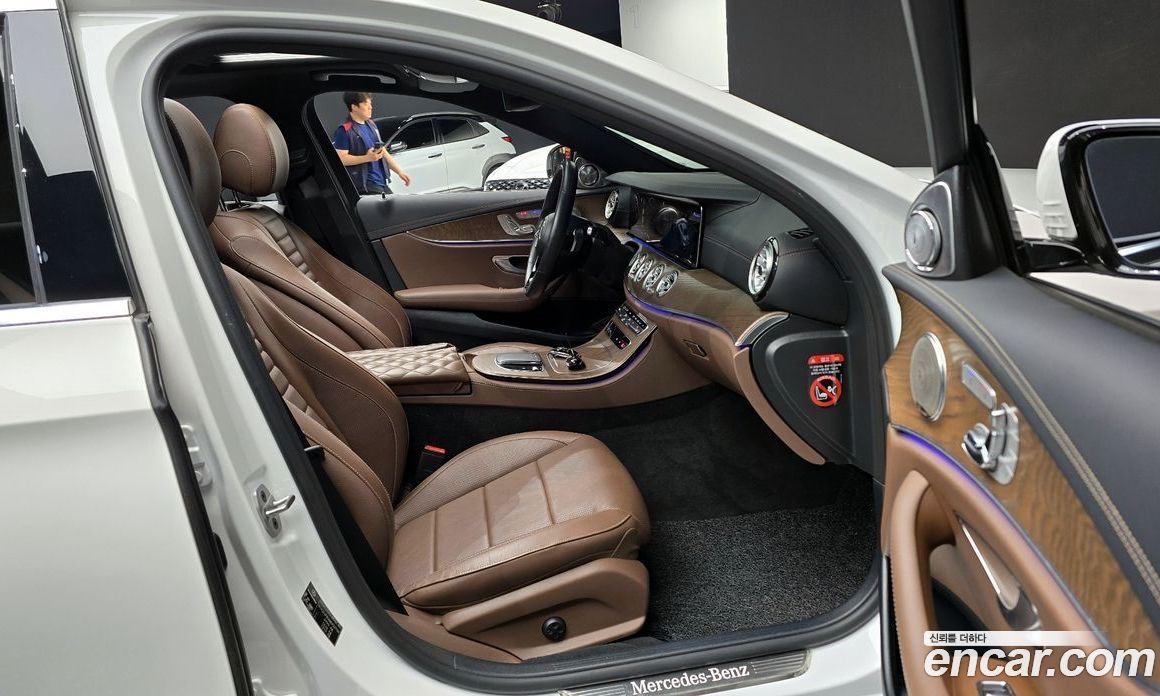 Mercedes Benz E-Class E220d 4MATIC Exclusive