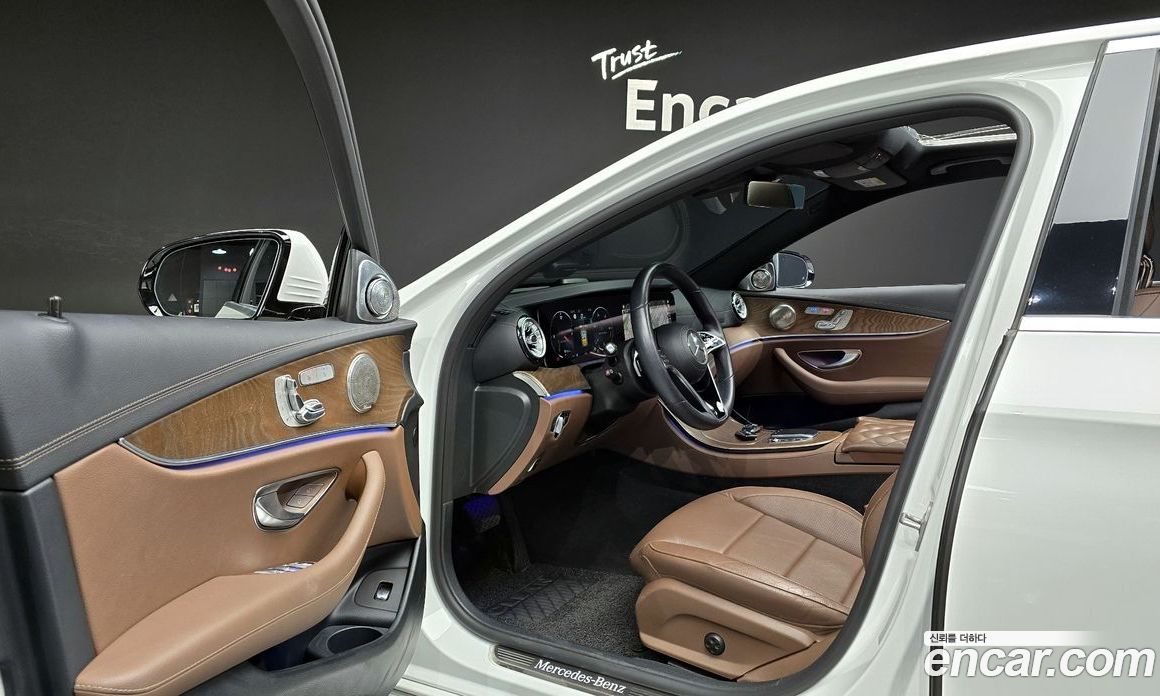 Mercedes Benz E-Class E220d 4MATIC Exclusive