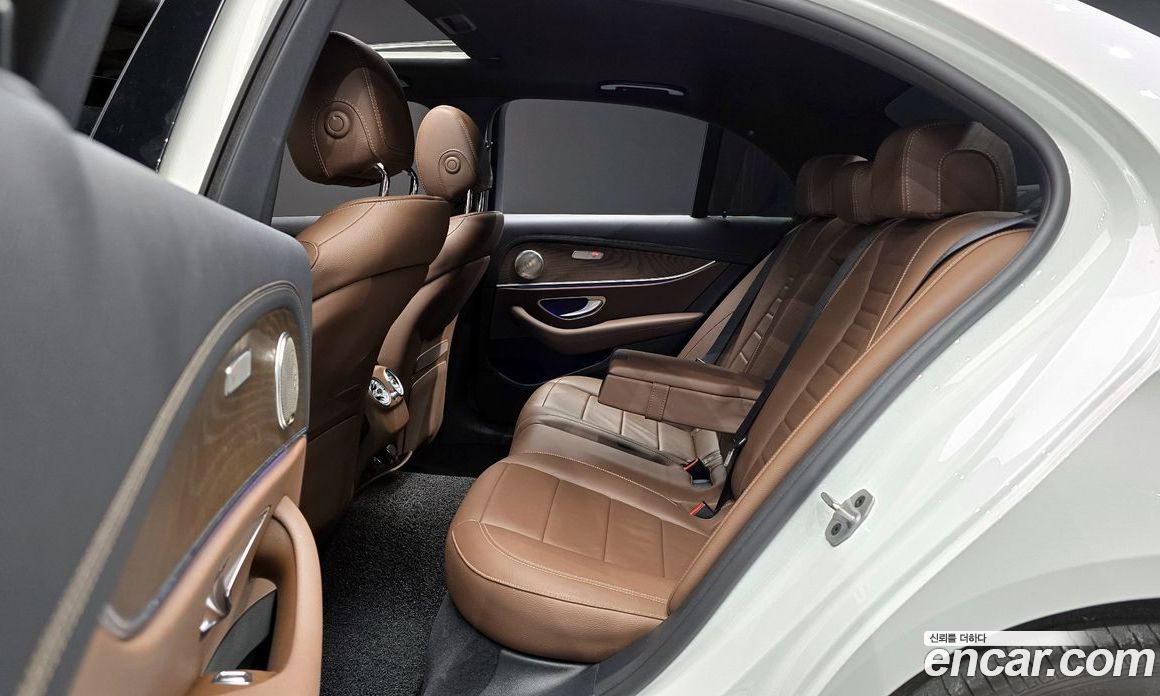 Mercedes Benz E-Class E220d 4MATIC Exclusive