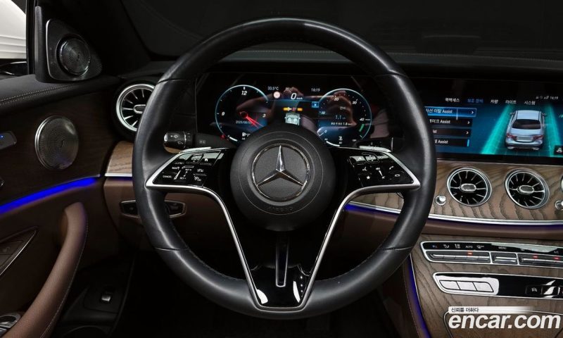 Mercedes Benz E-Class E220d 4MATIC Exclusive