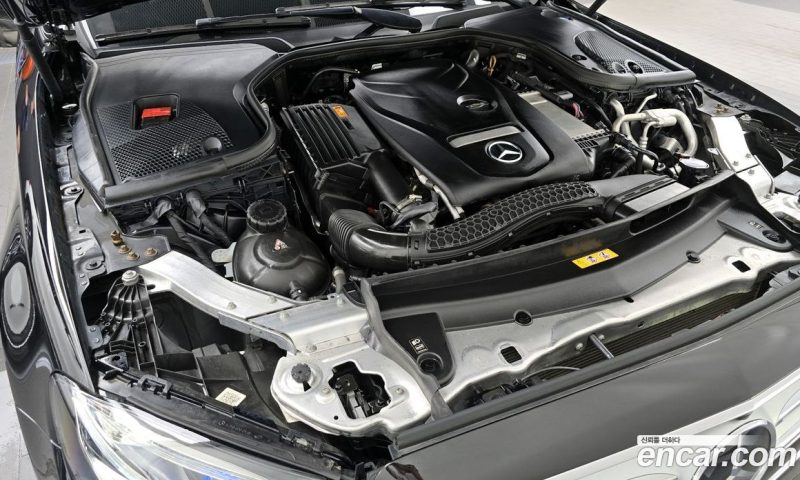 Mercedes Benz E-Class E300 Avantgarde