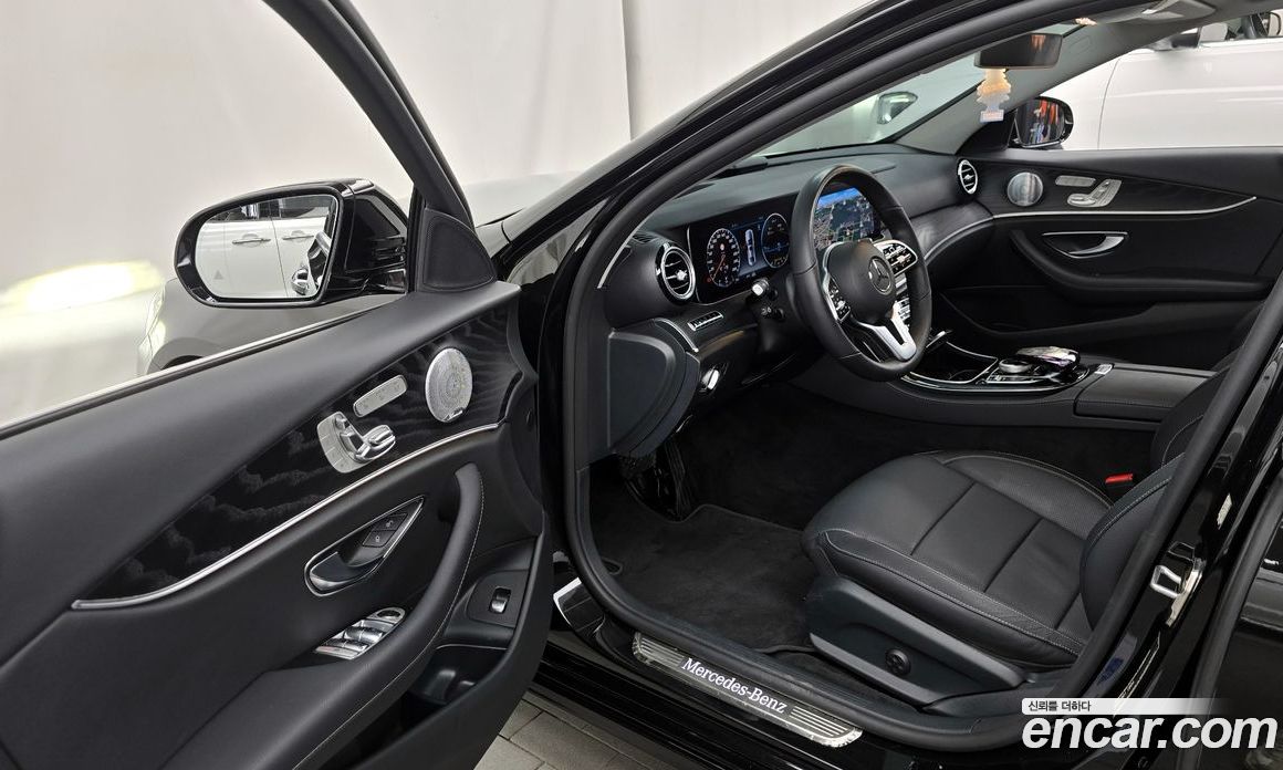 Mercedes Benz E-Class E300 Avantgarde