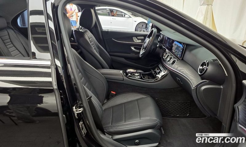 Mercedes Benz E-Class E300 Avantgarde