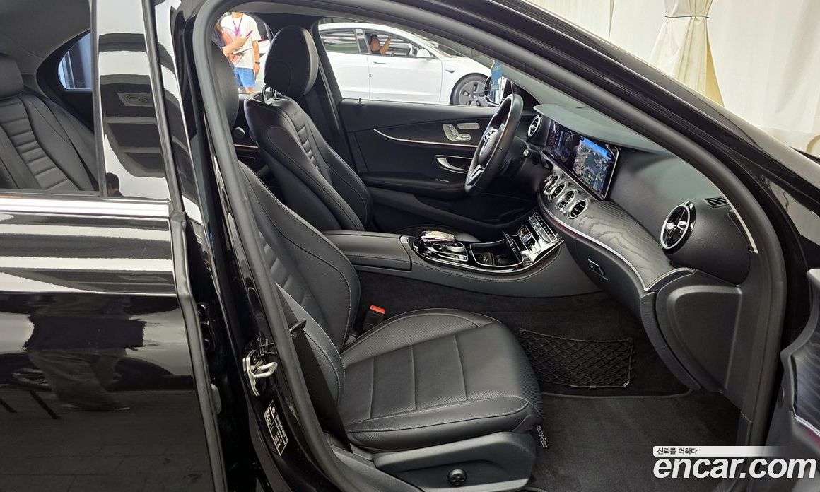 Mercedes Benz E-Class E300 Avantgarde