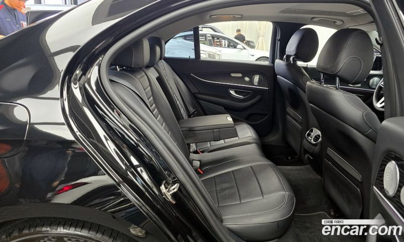 Mercedes Benz E-Class E300 Avantgarde