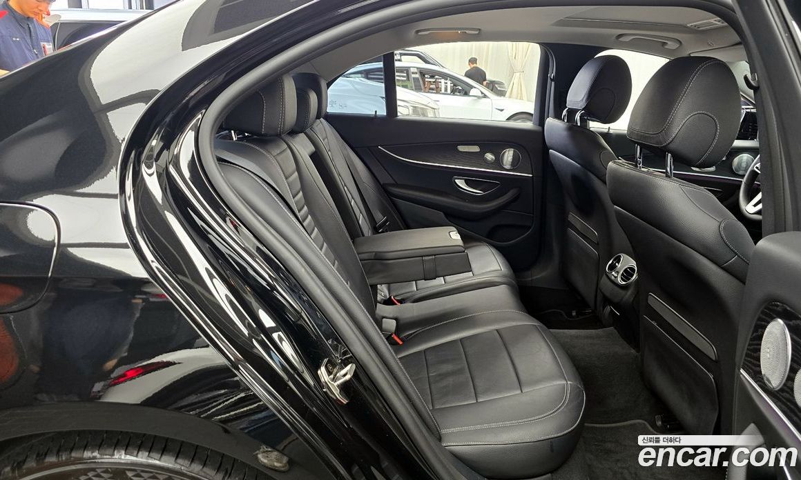 Mercedes Benz E-Class E300 Avantgarde
