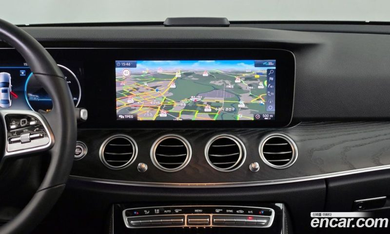 Mercedes Benz E-Class E300 Avantgarde