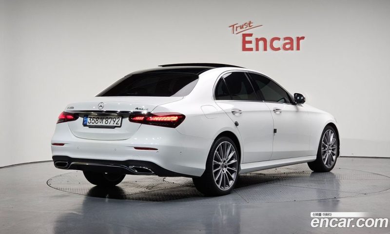 Mercedes Benz E-Class E350 4MATIC AMG Line