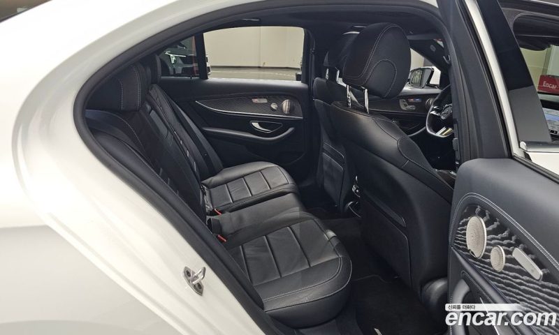 Mercedes Benz E-Class E350 4MATIC AMG Line