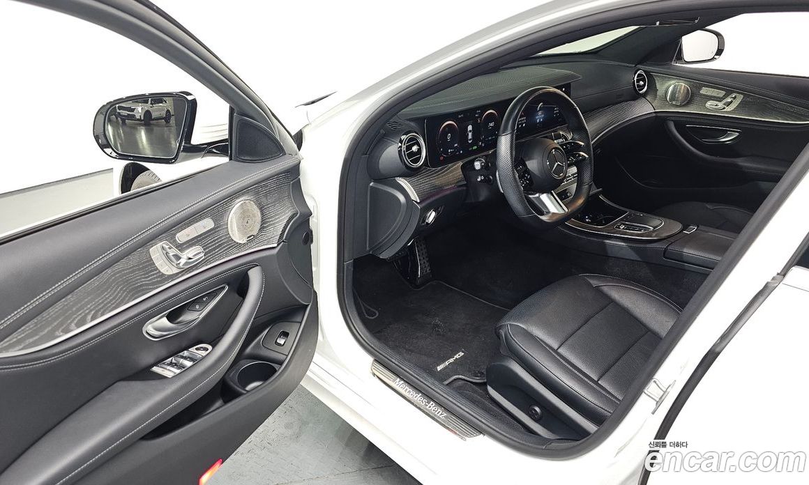 Mercedes Benz E-Class E350 4MATIC AMG Line