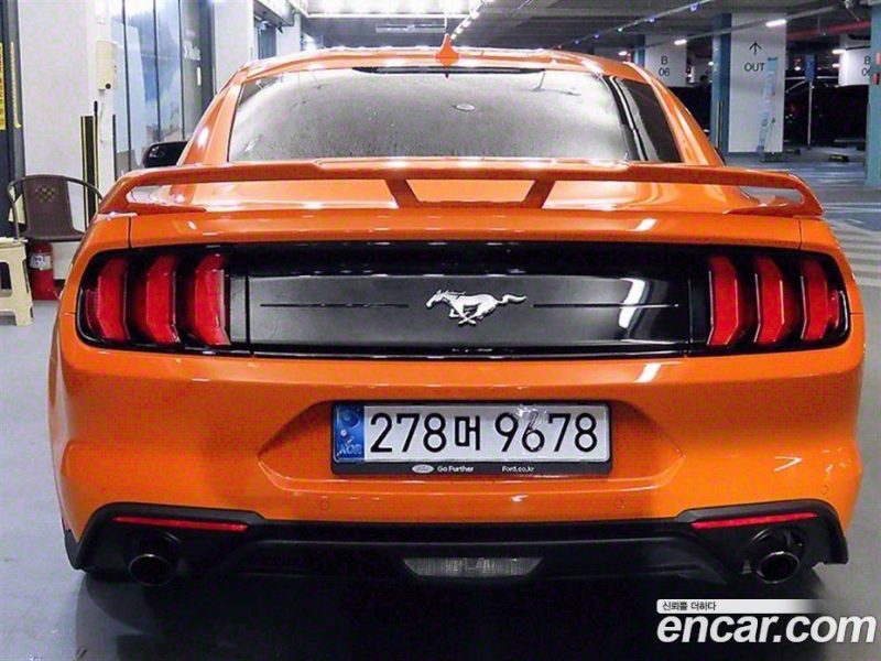 Ford Mustang Coupe