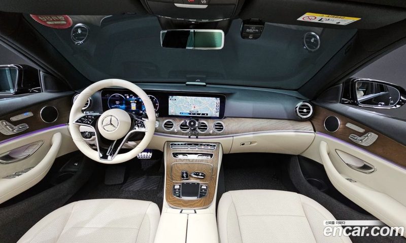 Mercedes Benz E-Class E220d 4MATIC Exclusive