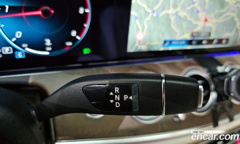 Mercedes Benz E-Class E220d 4MATIC Exclusive