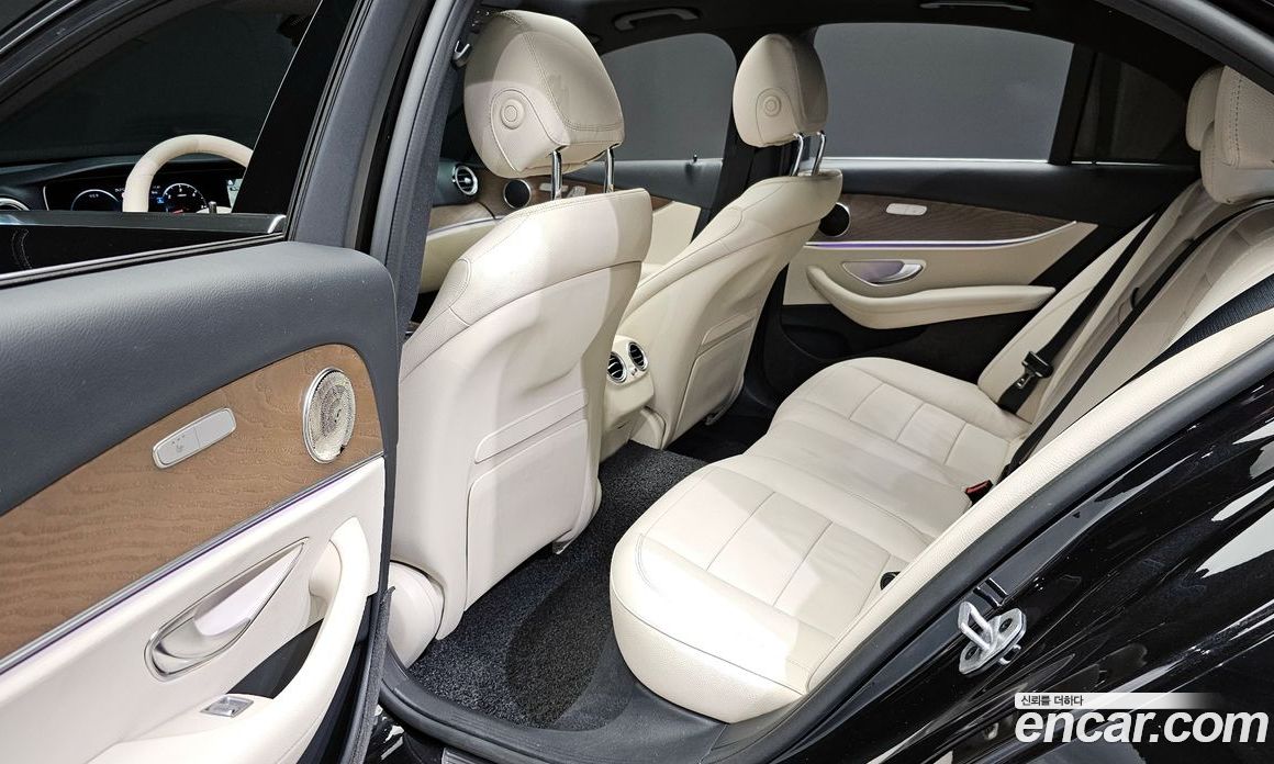 Mercedes Benz E-Class E220d 4MATIC Exclusive