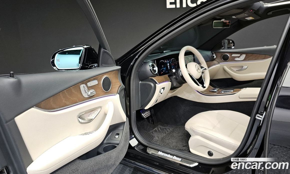 Mercedes Benz E-Class E220d 4MATIC Exclusive