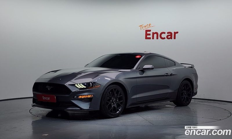 Ford Mustang Coupe