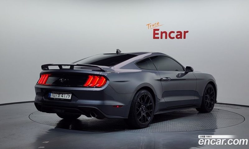 Ford Mustang Coupe