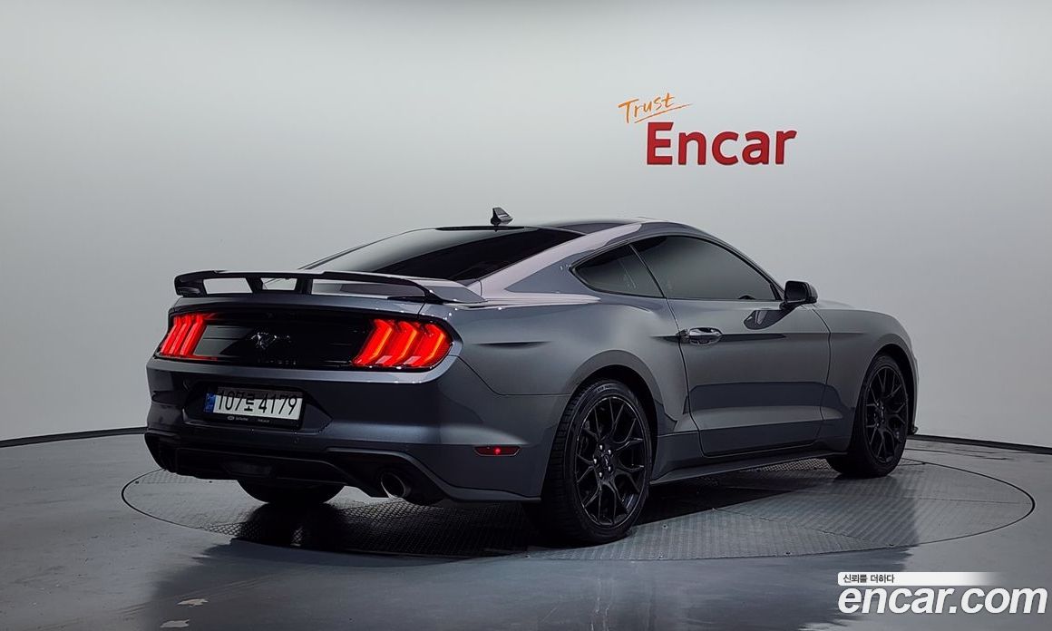 Ford Mustang Coupe