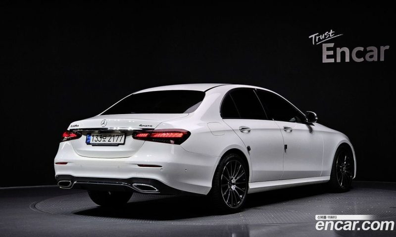 Mercedes Benz E-Class E220d 4MATIC AMG Line