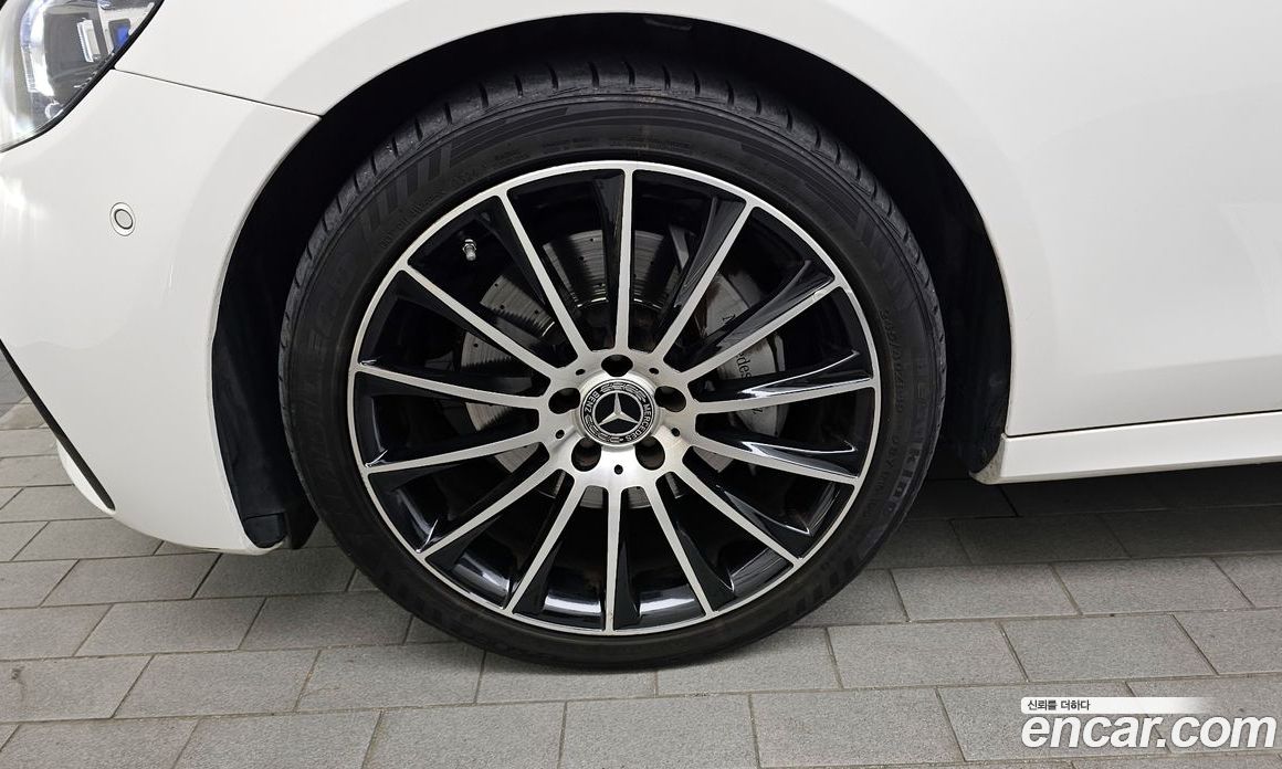 Mercedes Benz E-Class E220d 4MATIC AMG Line
