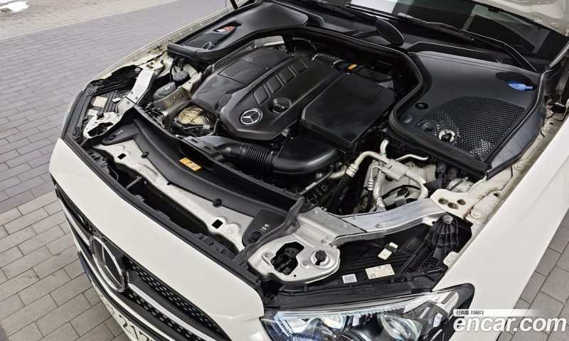 Mercedes Benz E-Class E220d 4MATIC AMG Line