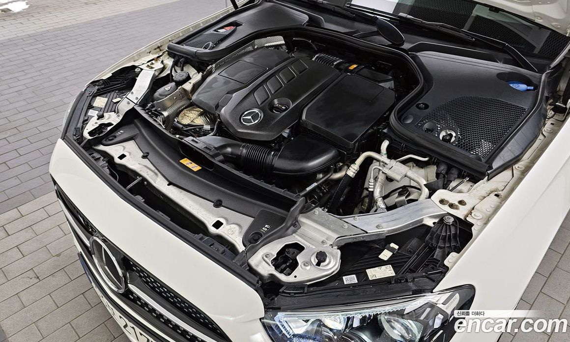 Mercedes Benz E-Class E220d 4MATIC AMG Line