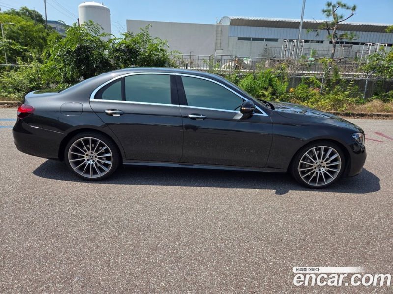 Mercedes Benz E-Class E350 4MATIC AMG Line
