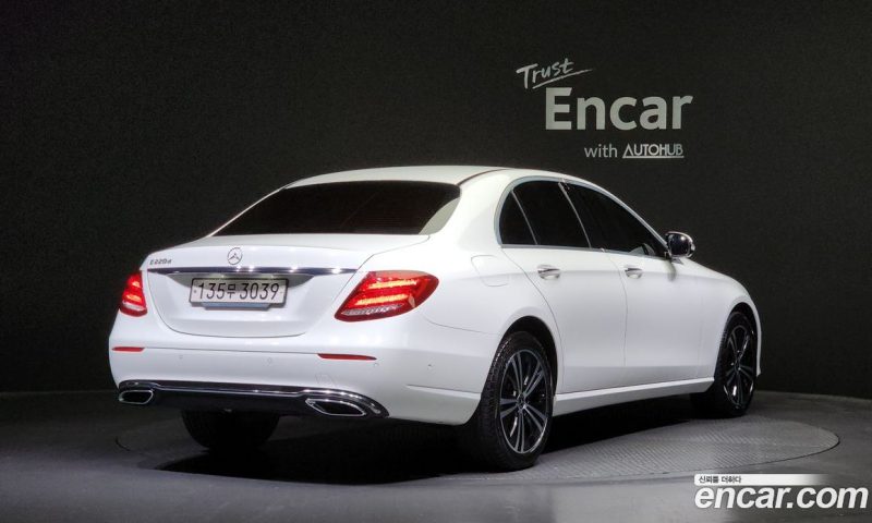 Mercedes Benz E-Class E220d Avantgarde