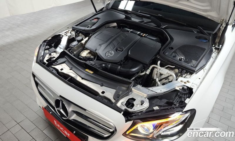 Mercedes Benz E-Class E220d Avantgarde