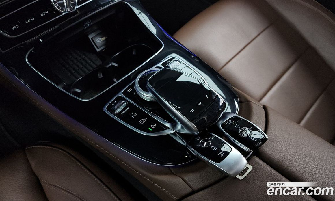 Mercedes Benz E-Class E220d Avantgarde