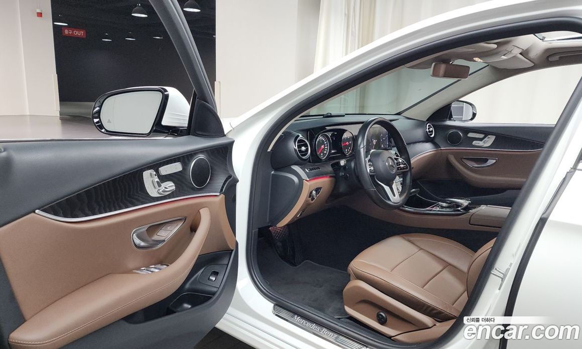 Mercedes Benz E-Class E220d Avantgarde