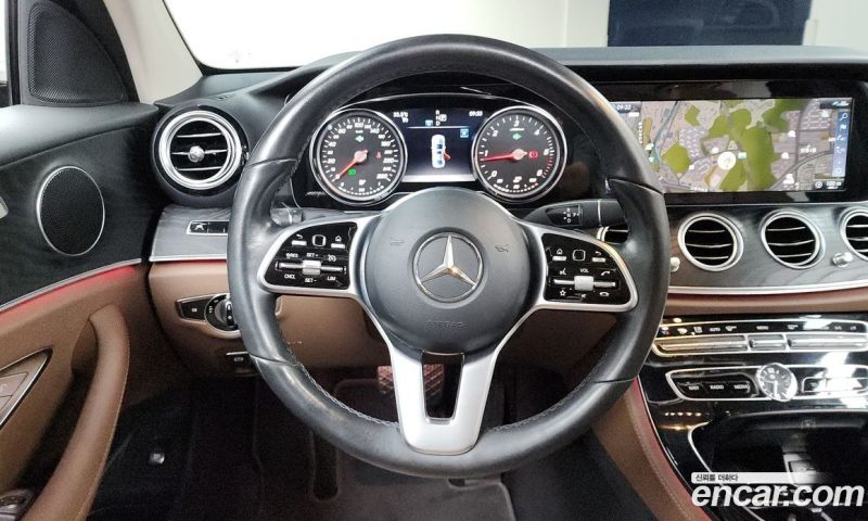Mercedes Benz E-Class E220d Avantgarde