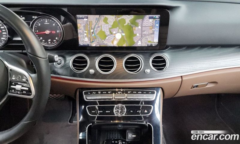 Mercedes Benz E-Class E220d Avantgarde