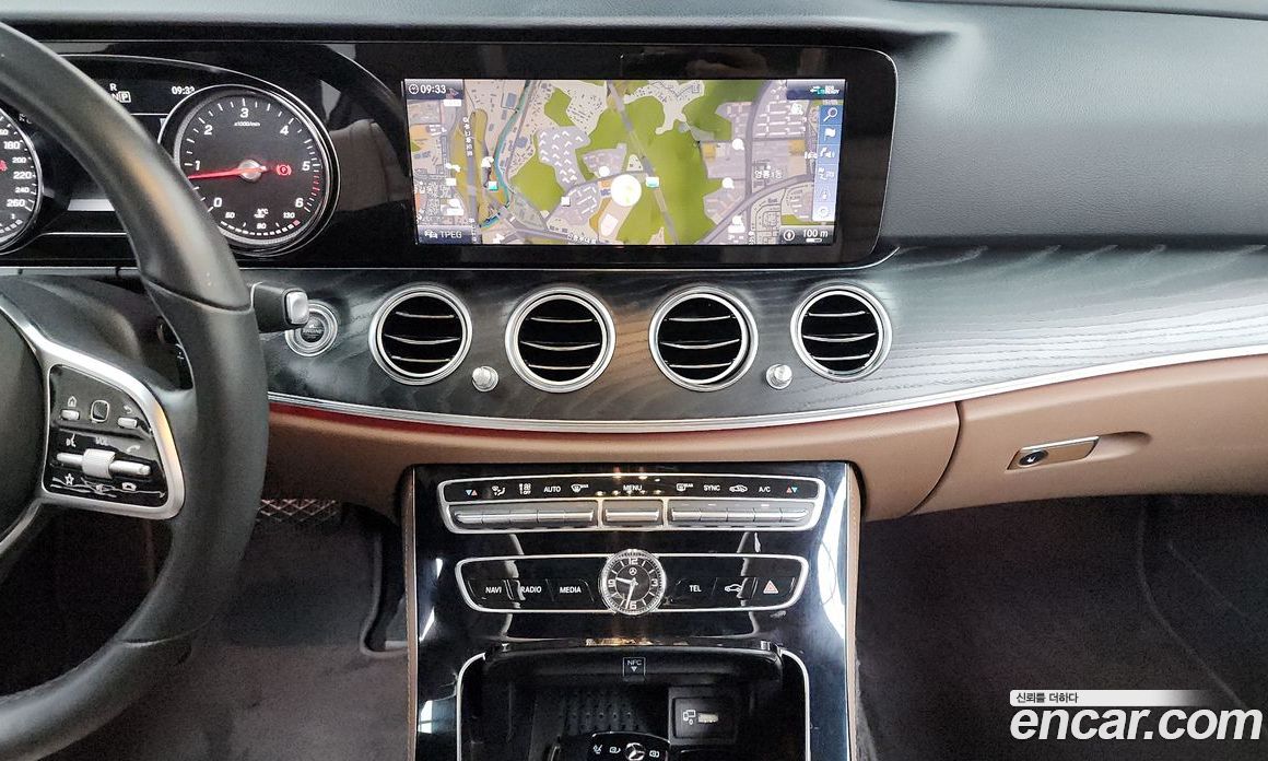 Mercedes Benz E-Class E220d Avantgarde