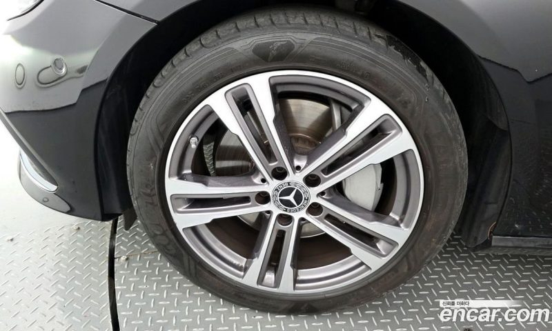 Mercedes Benz E-Class E350 4MATIC Avantgarde