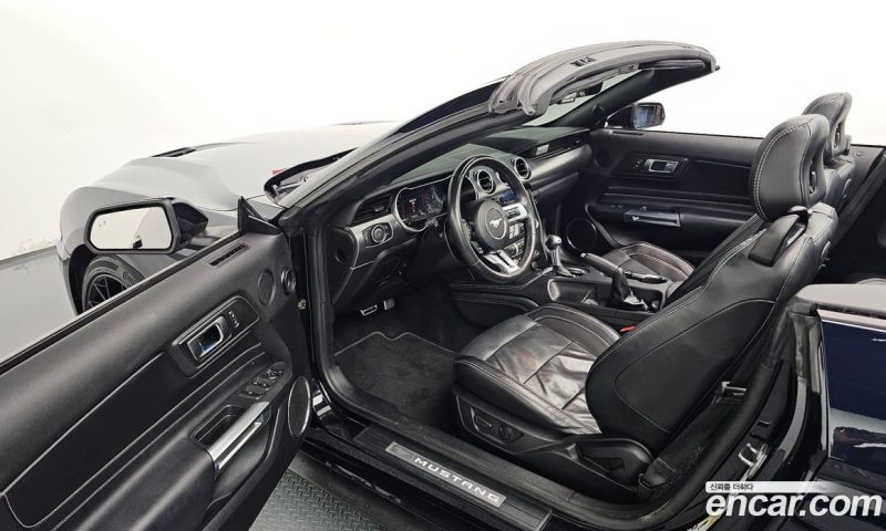 Ford Mustang Convertible