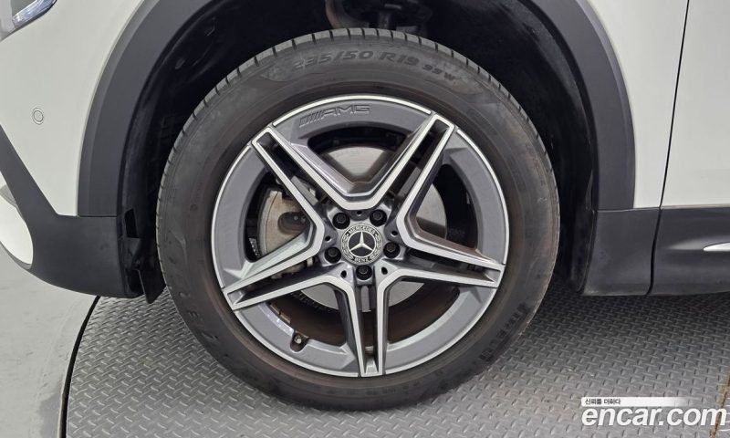 Mercedes Benz GLB-Class GLB250 4MATIC