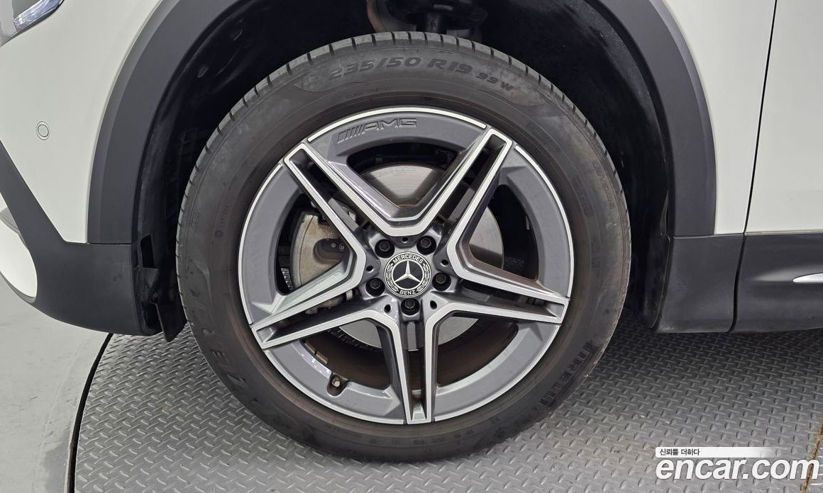 Mercedes Benz GLB-Class GLB250 4MATIC