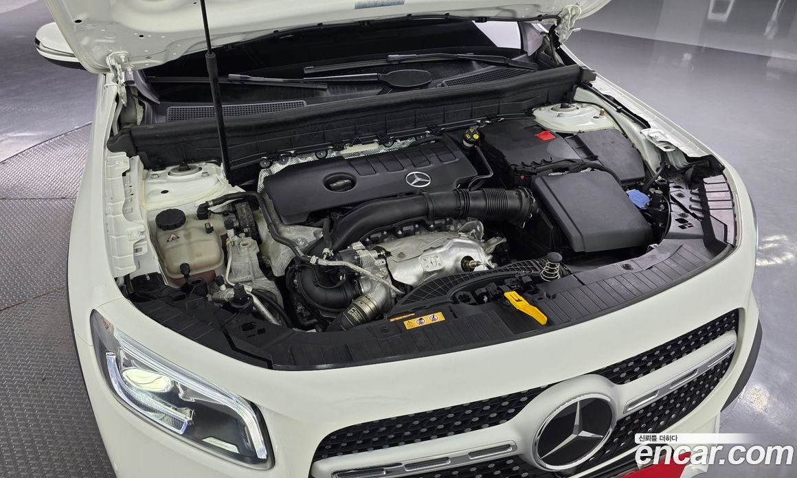 Mercedes Benz GLB-Class GLB250 4MATIC