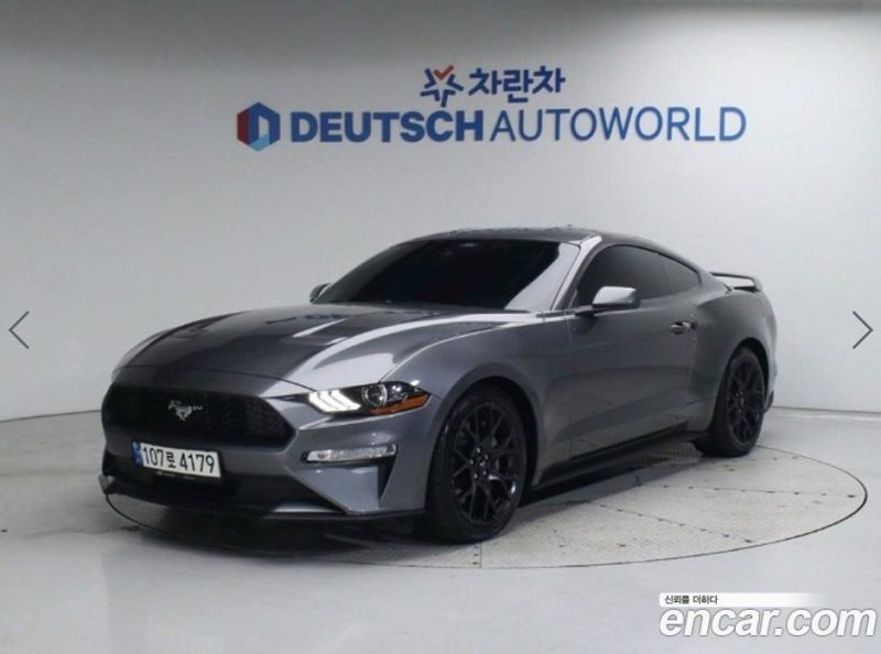 Ford Mustang Coupe