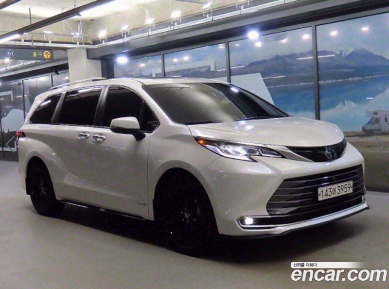 Toyota Sienna 2.5 Hybrid 2WD