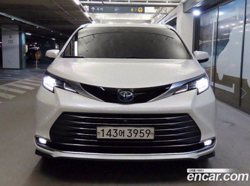 Toyota Sienna 2.5 Hybrid 2WD