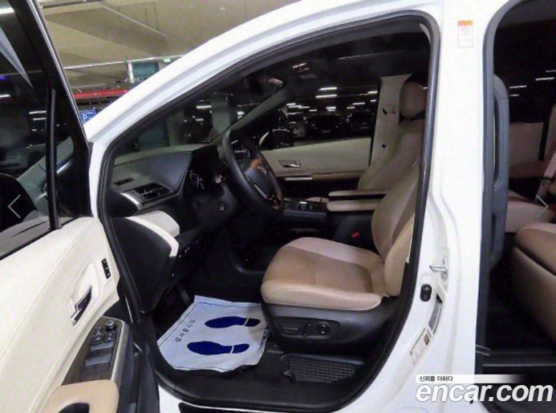 Toyota Sienna 2.5 Hybrid 2WD
